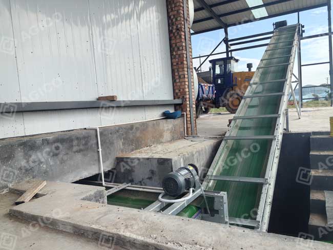 Quail layer cage manure cleaning system